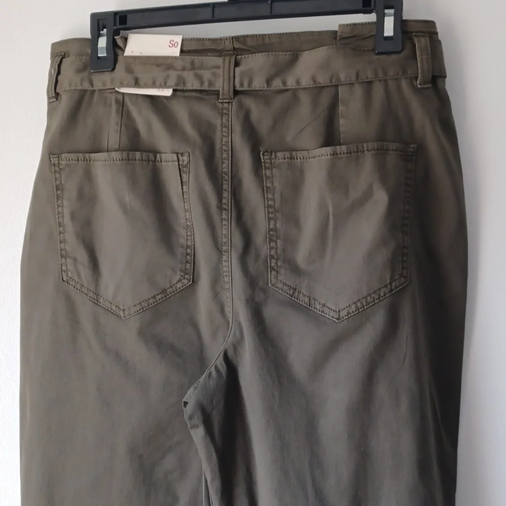 NWT - Size 11 green pants. "High-Rise Mom Pant". Light weight casual. Summer. - Picture 5 of 15